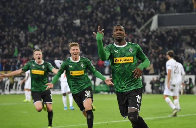 略上表现出 略上表现出